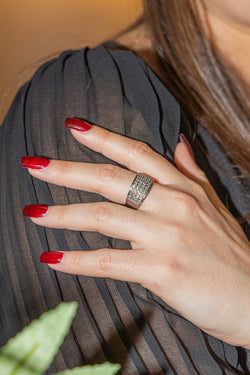 Bague bandeau en or blanc et diamant - Castafiore