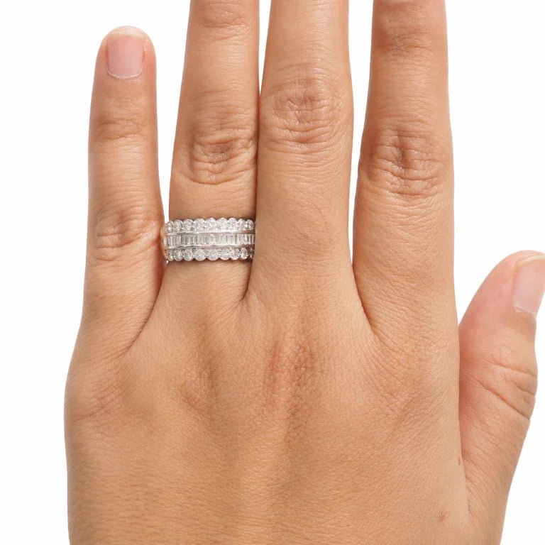 Bague Bandeau en or blanc et diamants - Castafiore