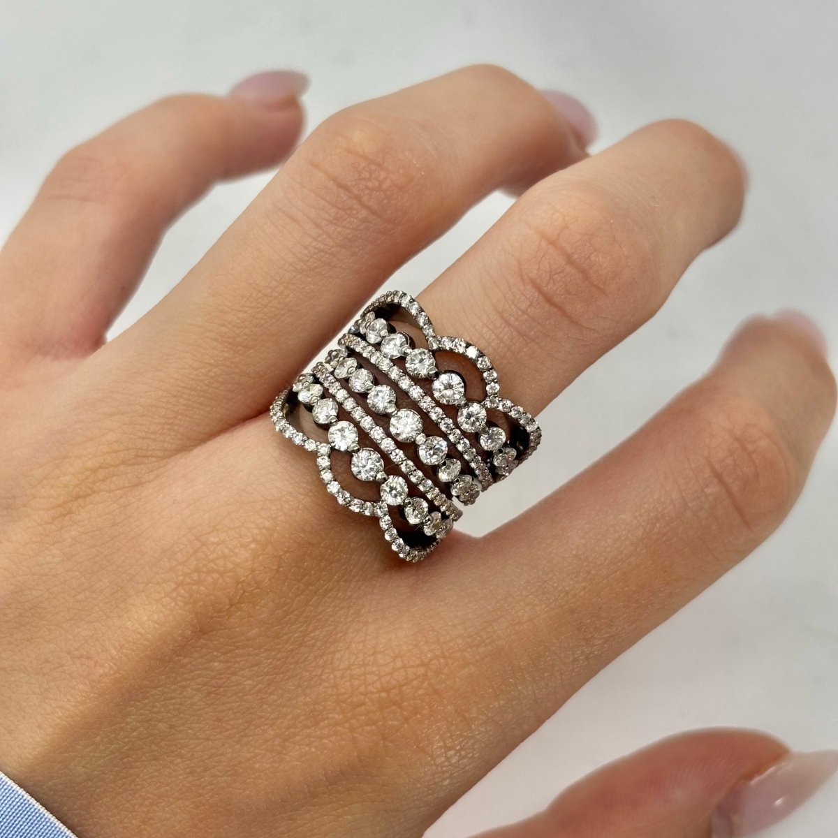 Bague Bandeau en or blanc et diamants - Castafiore