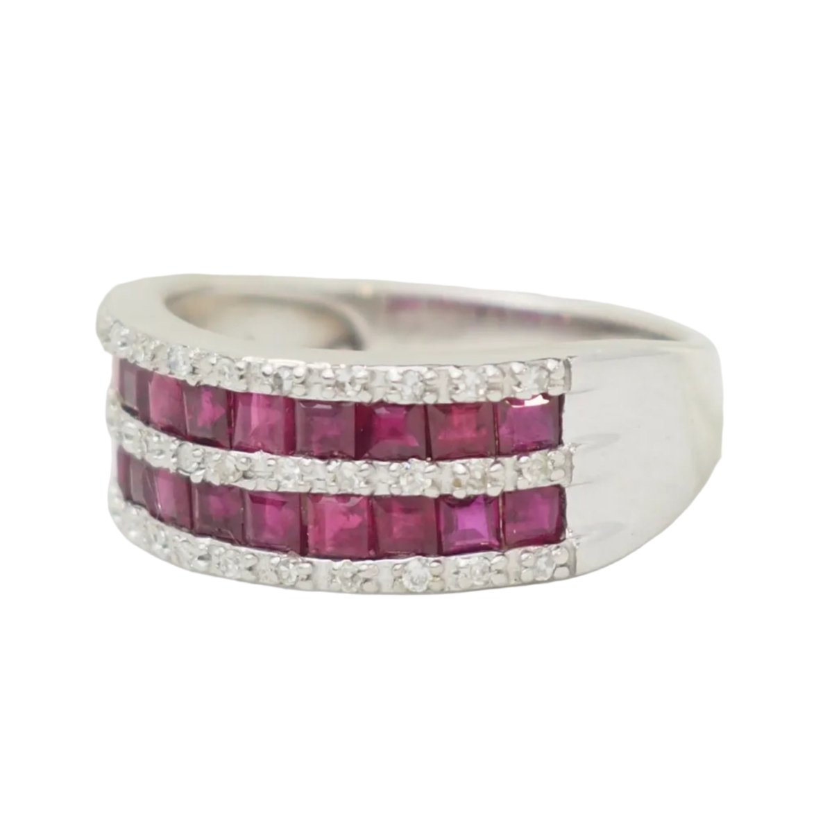 Bague Bandeau en or blanc, rubis et diamants - Castafiore