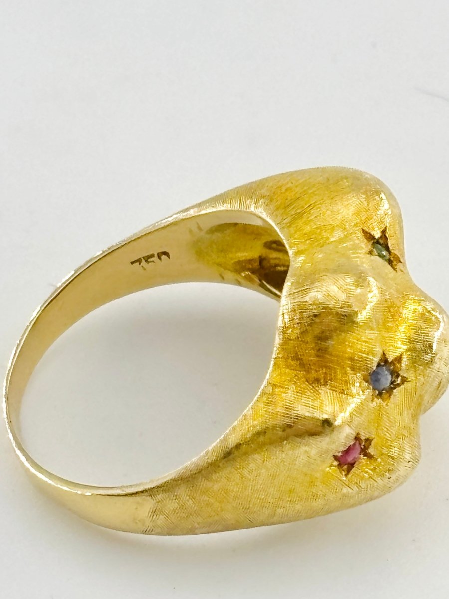 Bague Bandeau en or jaune, émeraudes, rubis, saphirs et diamant - Castafiore
