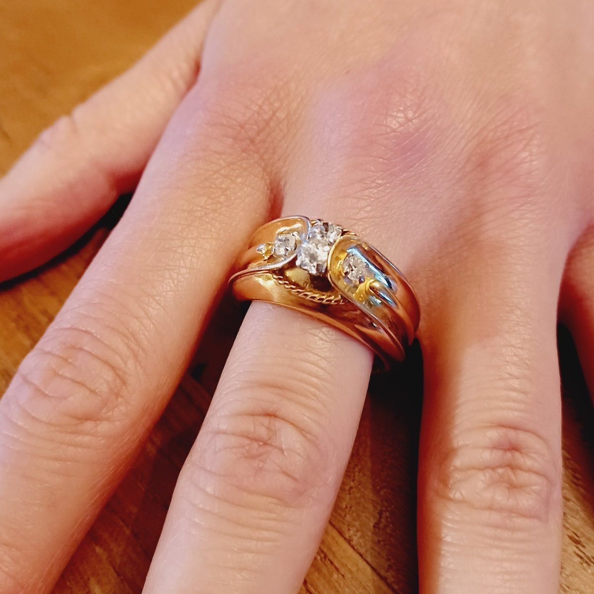 Bague Bandeau en or jaune et diamants - Castafiore