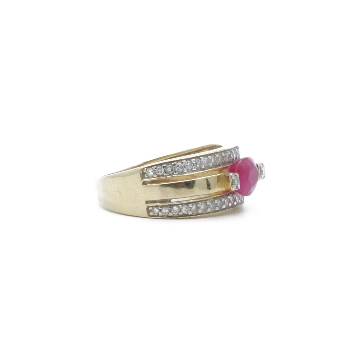 Bague bandeau en or jaune et or gris avec rubis et diamants - Castafiore