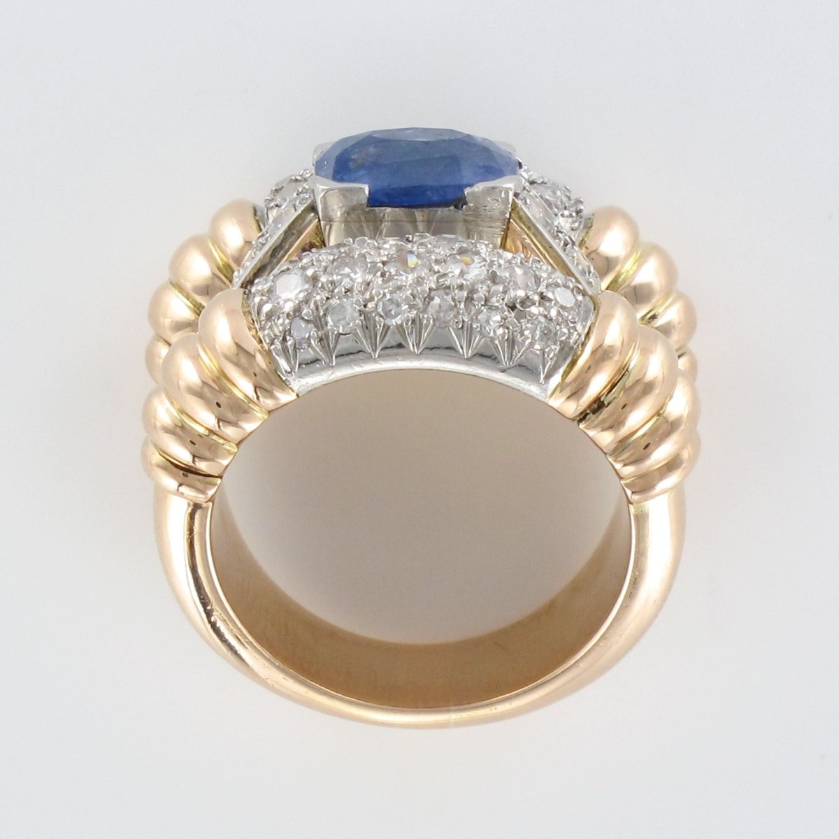 Bague Bandeau en or jaune et platine, saphir et diamants - Castafiore