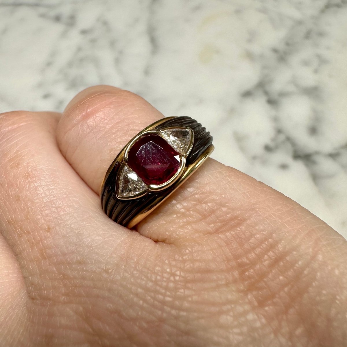 Bague Bandeau en or jaune et rubis - Castafiore