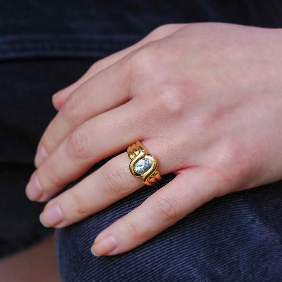 Bague Bandeau en or jaune et topaze - Castafiore