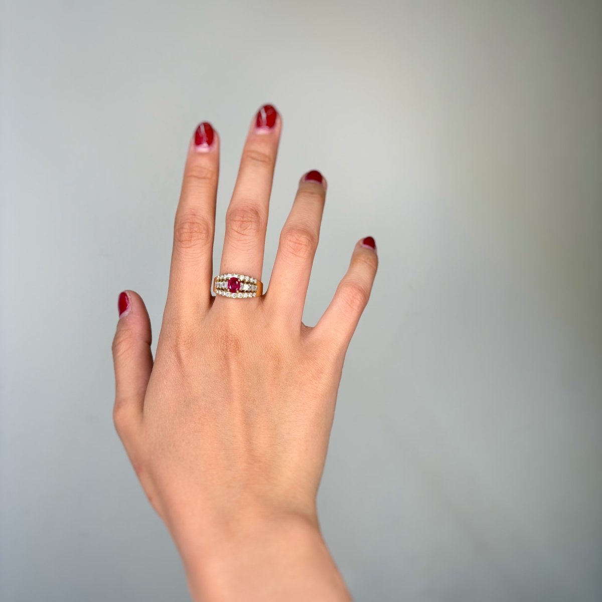 Bague Bandeau en or jaune, rubis et diamants - Castafiore