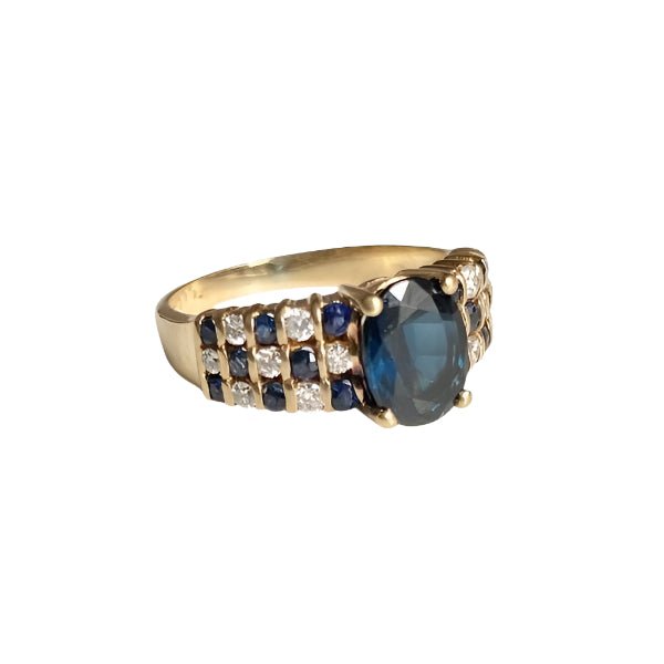 Bague en or jaune 18k avec saphirs fins et diamants .Taille 55 Bague en or jaune 18k avec saphirs fins et diamants .Taille 55
