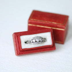 Bague Bandeau en platine et diamants - Castafiore