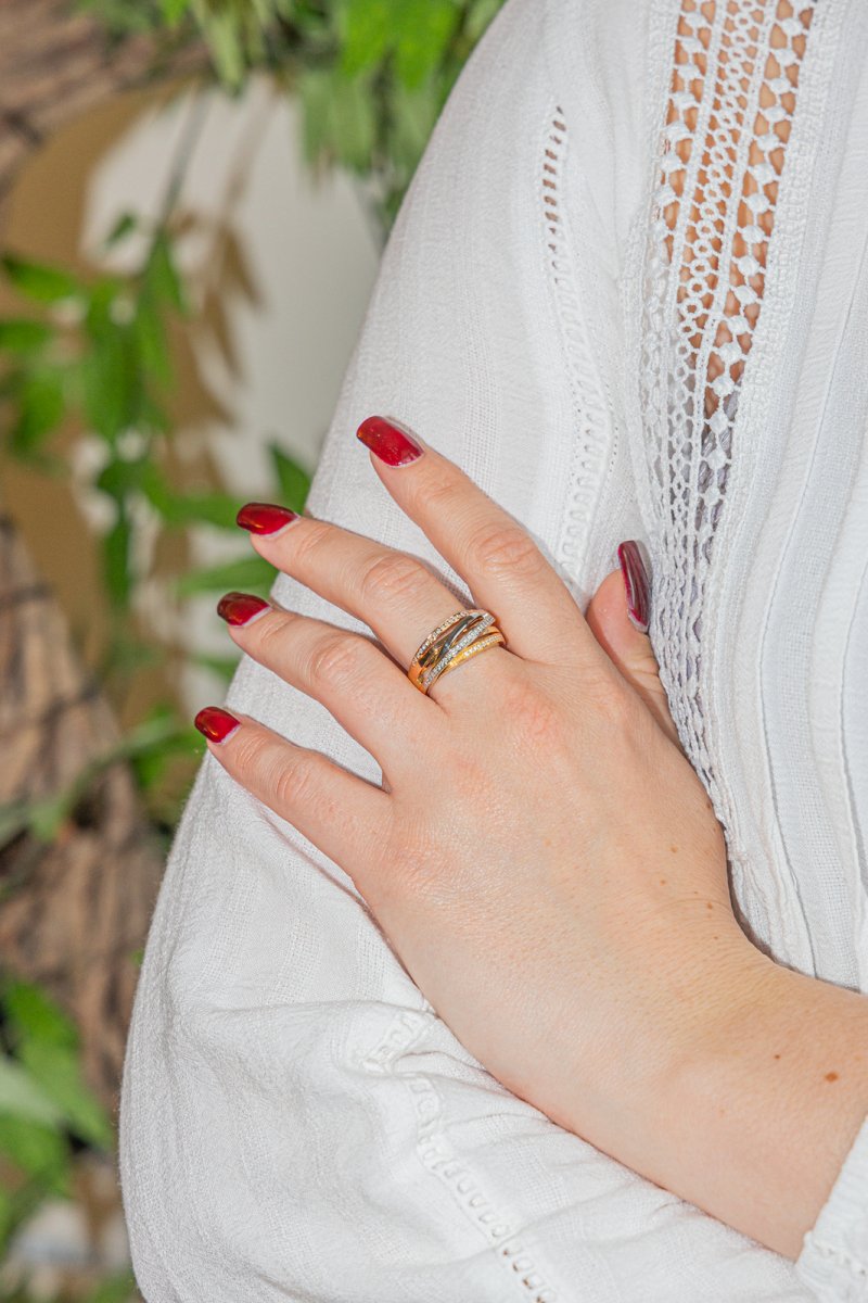 Bague Bandeau en trois ors et diamants - Castafiore