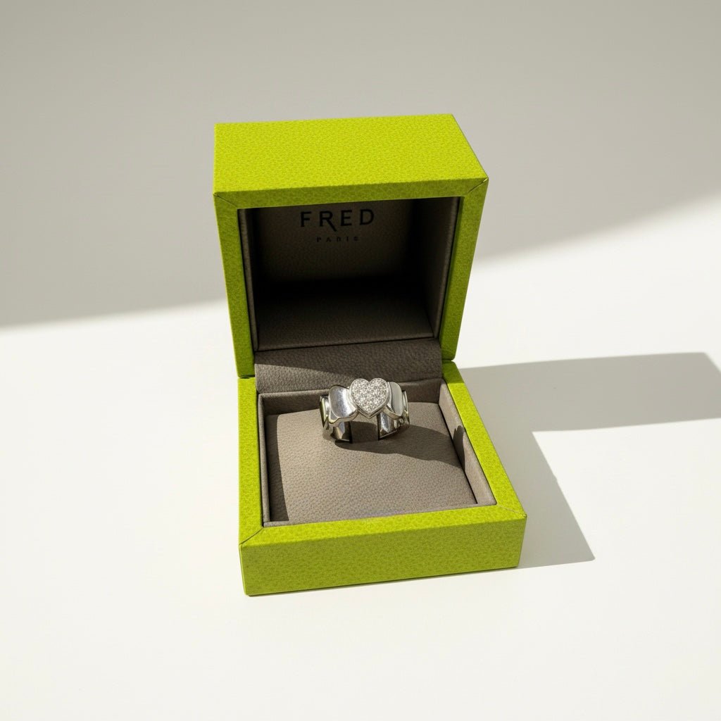 Bague Bandeau FRED "Coeurs" en or blanc et diamants - Castafiore