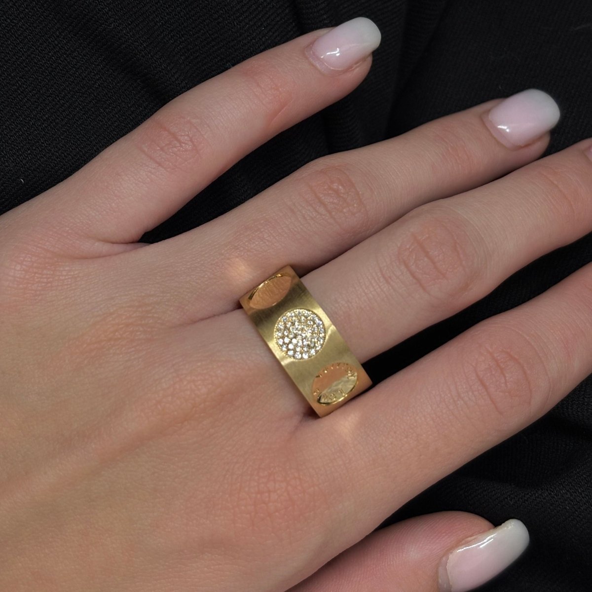 Bague Bandeau LOUIS VUITTON "Empreinte" en or jaune et diamants - Castafiore