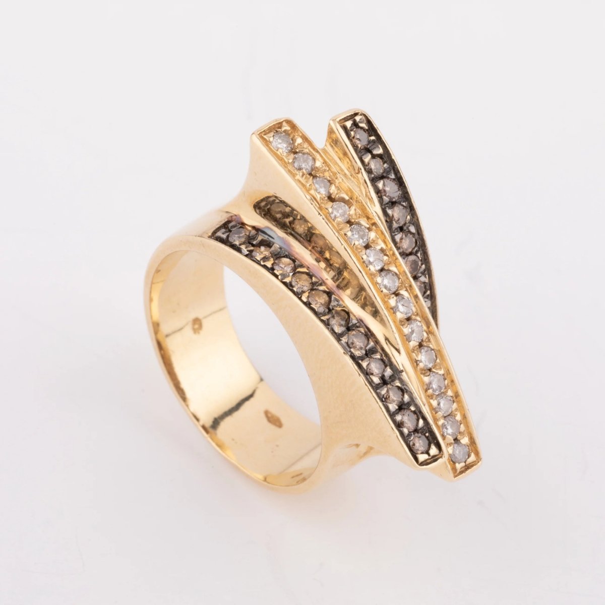 Bague bandeau or jaune et diamant cognacs - Castafiore