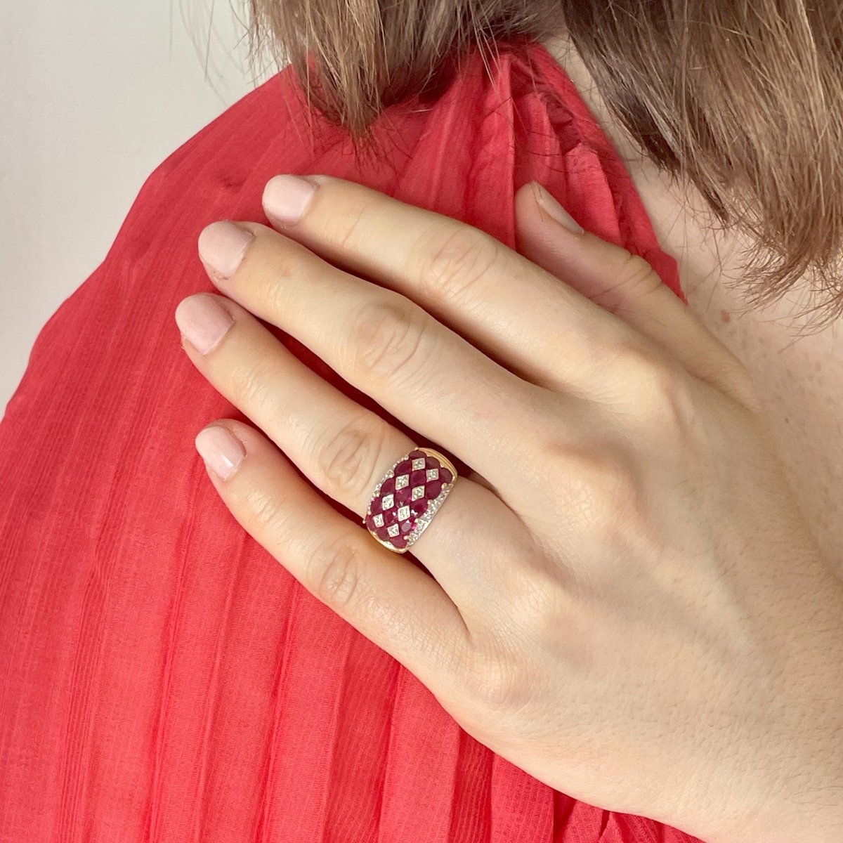Bague Bandeau pavée en or jaune rubis et diamants - Castafiore