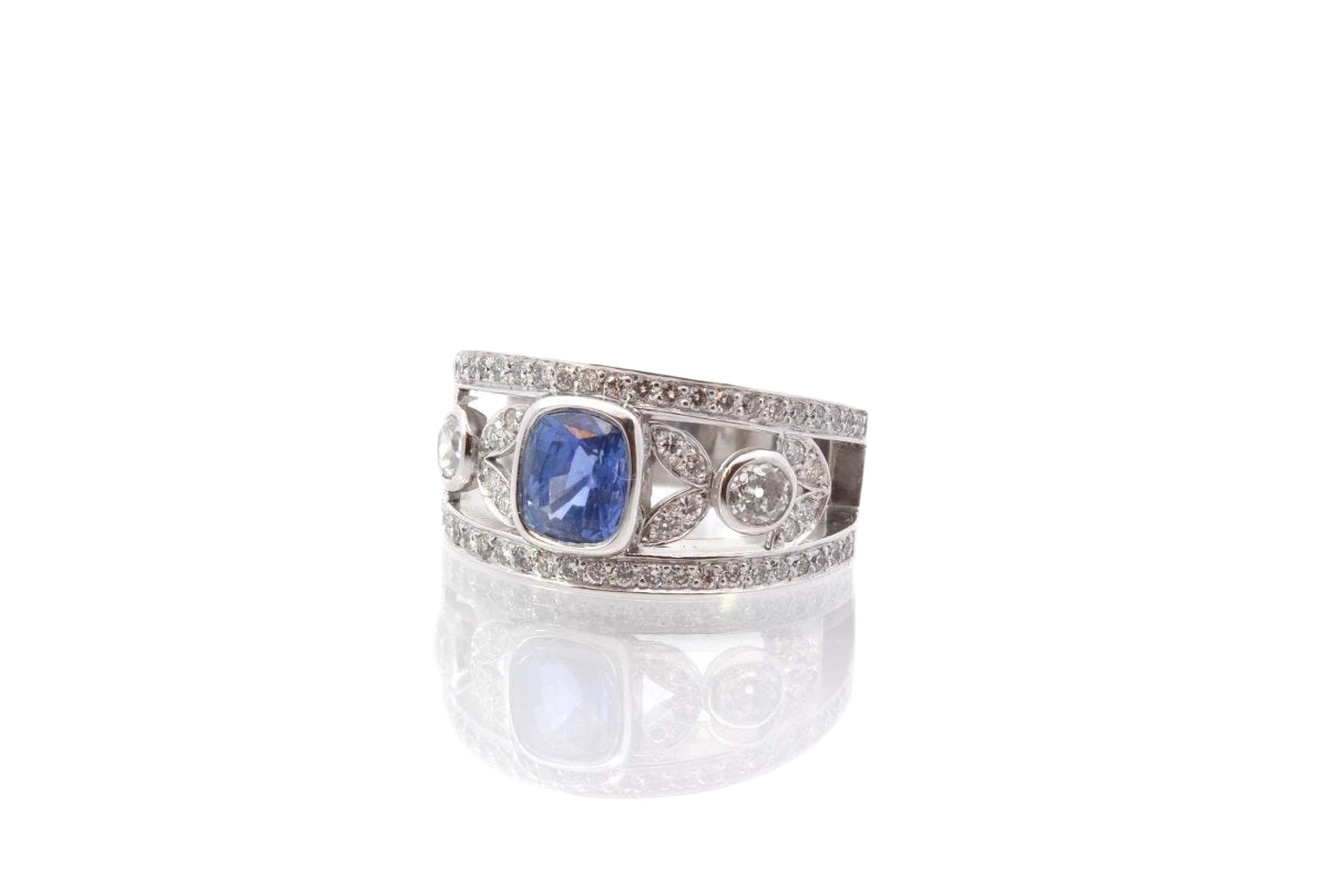 Bague bandeau saphir et diamants en platine - Castafiore