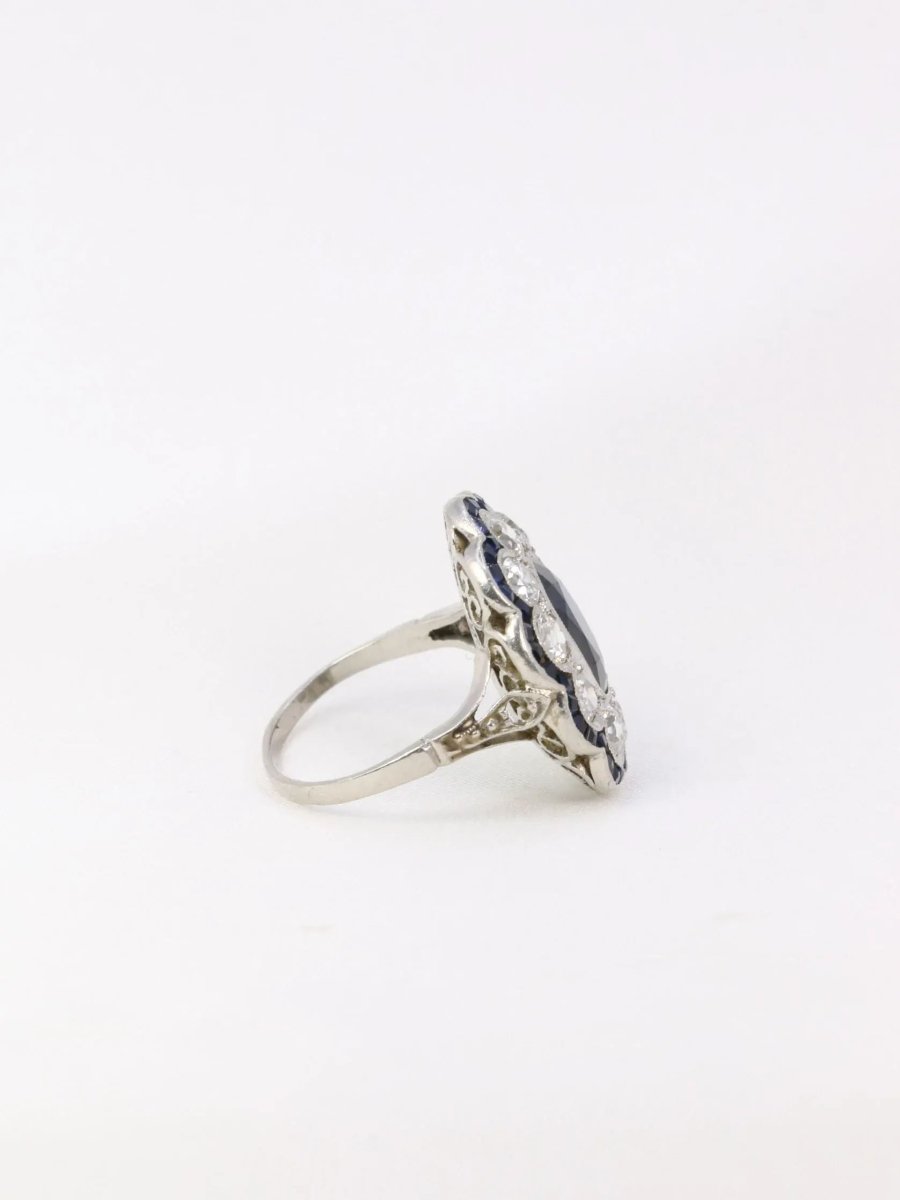 Bague Belle Epoque en platine, saphir et diamants - Castafiore