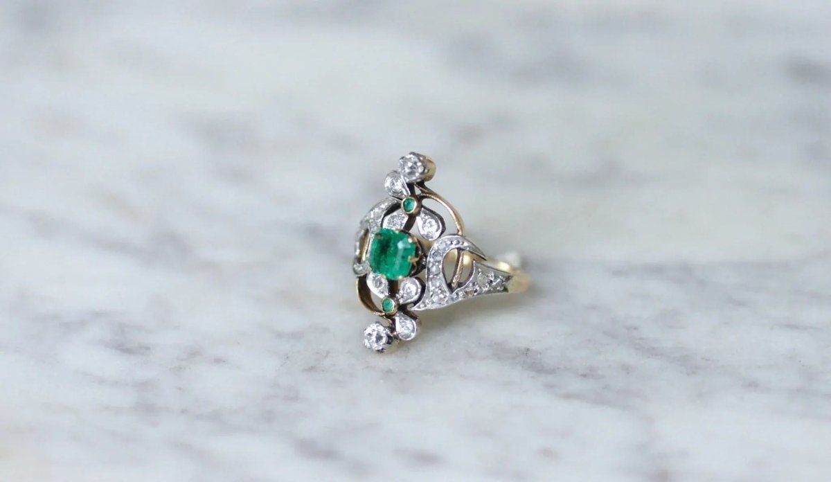 Bague Belle Epoque fleur émeraude et diamant - Castafiore