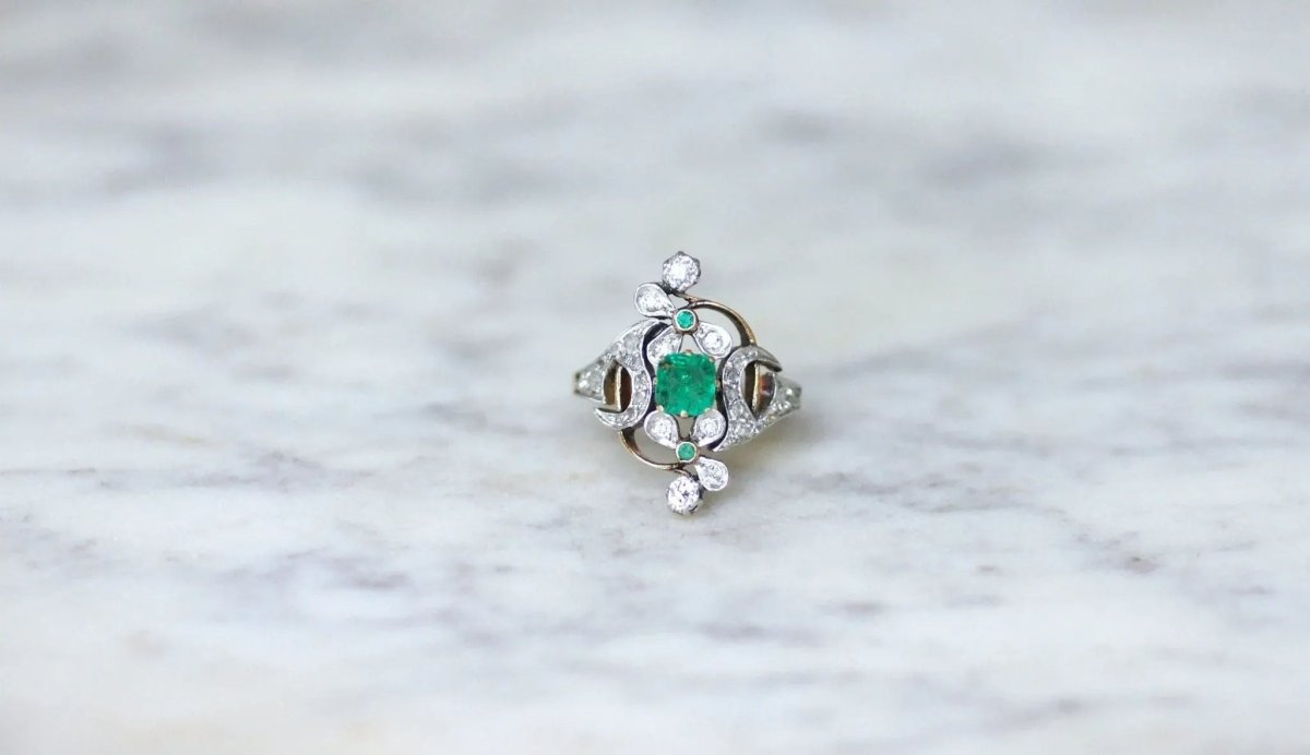 Bague Belle Epoque fleur émeraude et diamant - Castafiore