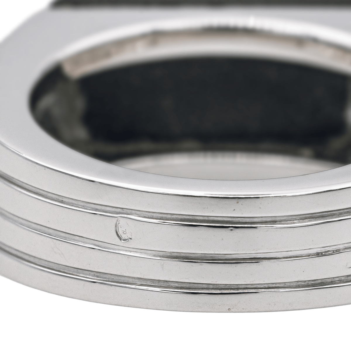 Bague BOUCHERON "Godron" en or blanc et onyx - Castafiore