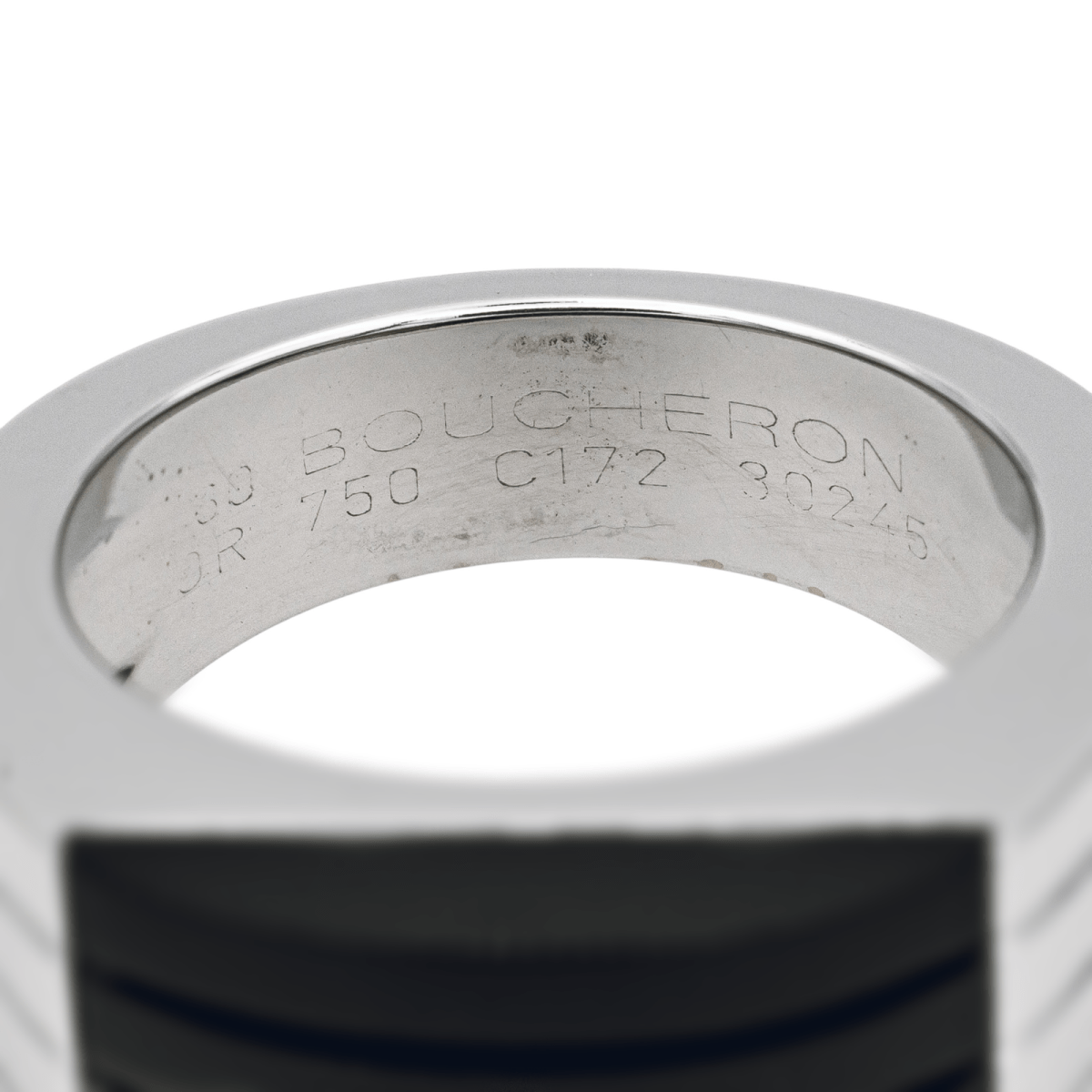 Bague BOUCHERON "Godron" en or blanc et onyx - Castafiore