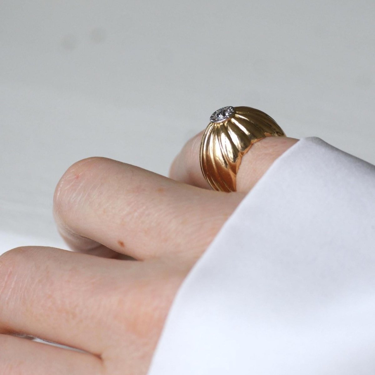 Bague Boule à Gaudrons en or rose, platine et diamants - Castafiore