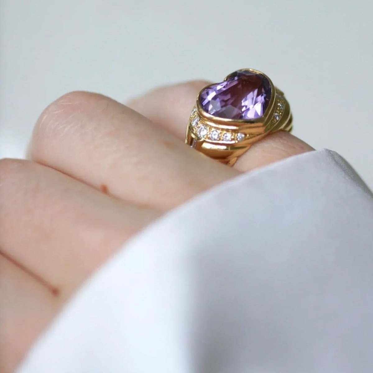 Bague Boule Coeur Améthyste et Diamants sur Or Jaune - Castafiore