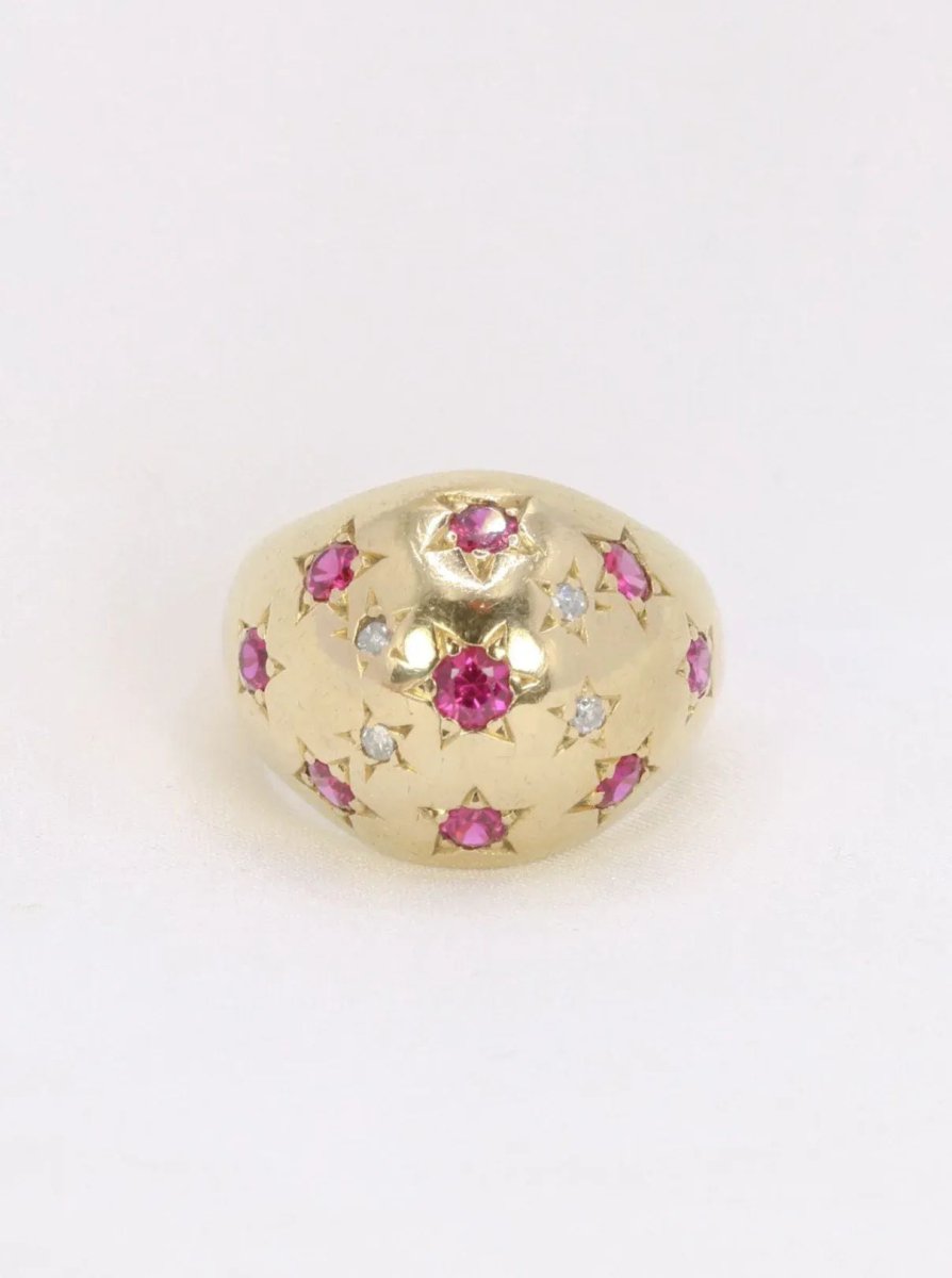 Bague boule vintage en or jaune, rubis et diamants - Castafiore