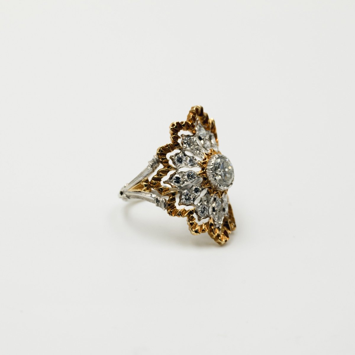Bague BUCCELLATI en or - Castafiore