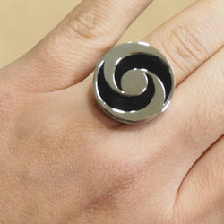Bague Bulgari Yin Yang en or blanc et onyx - Castafiore