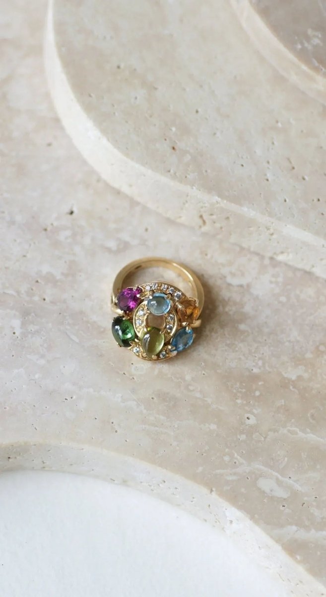 Bague Bvlgari Astrale or jaune, pierres fines et diamants - Castafiore