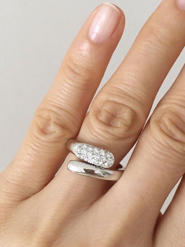 Bague BVLGARI modèle Astrea en or blanc 18K et diamants - Castafiore