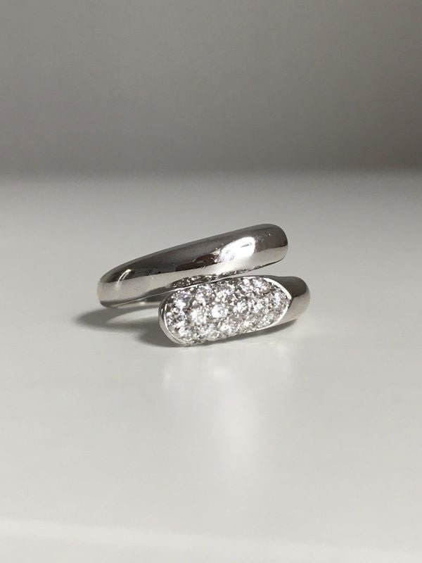 Bague BVLGARI modèle Astrea en or blanc 18K et diamants