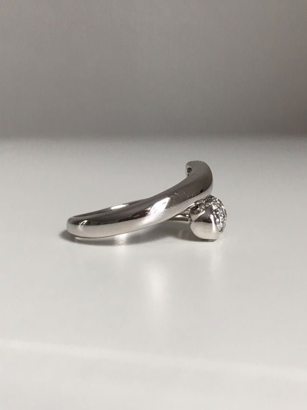 Bague BVLGARI modèle Astrea en or blanc 18K et diamants