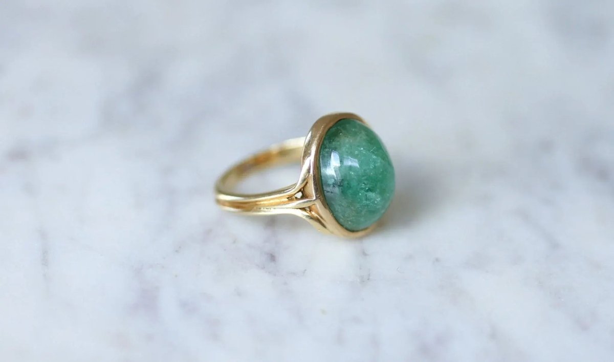 Bague cabochon d'émeraude sur or jaune - Castafiore