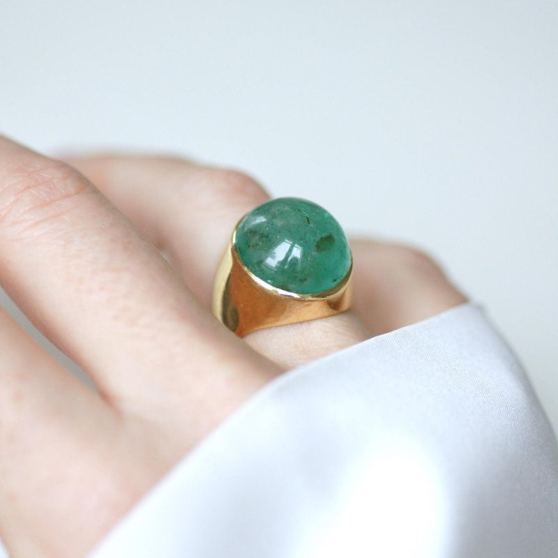 Bague Cabochon Emeraude 15 Carats Or Jaune - Castafiore