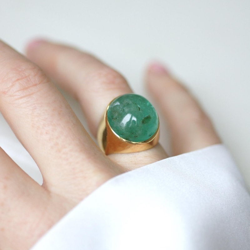 Bague Cabochon Emeraude 15 Carats Or Jaune - Castafiore