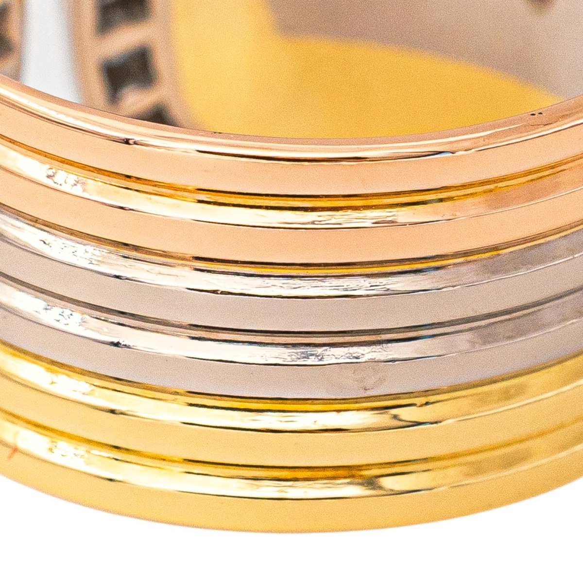 Bague CARTIER "C de Cartier" GM en or blanc, or jaune, or rose et diamants - Castafiore