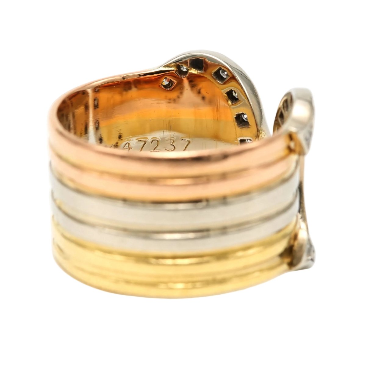 Bague CARTIER "Double C" en or blanc, or jaune, or rose et diamants - Castafiore