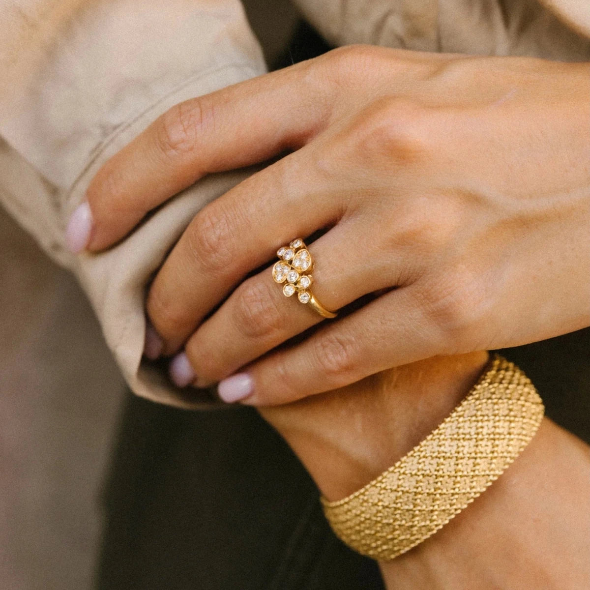 Bague CARTIER en or jaune et diamants - Castafiore
