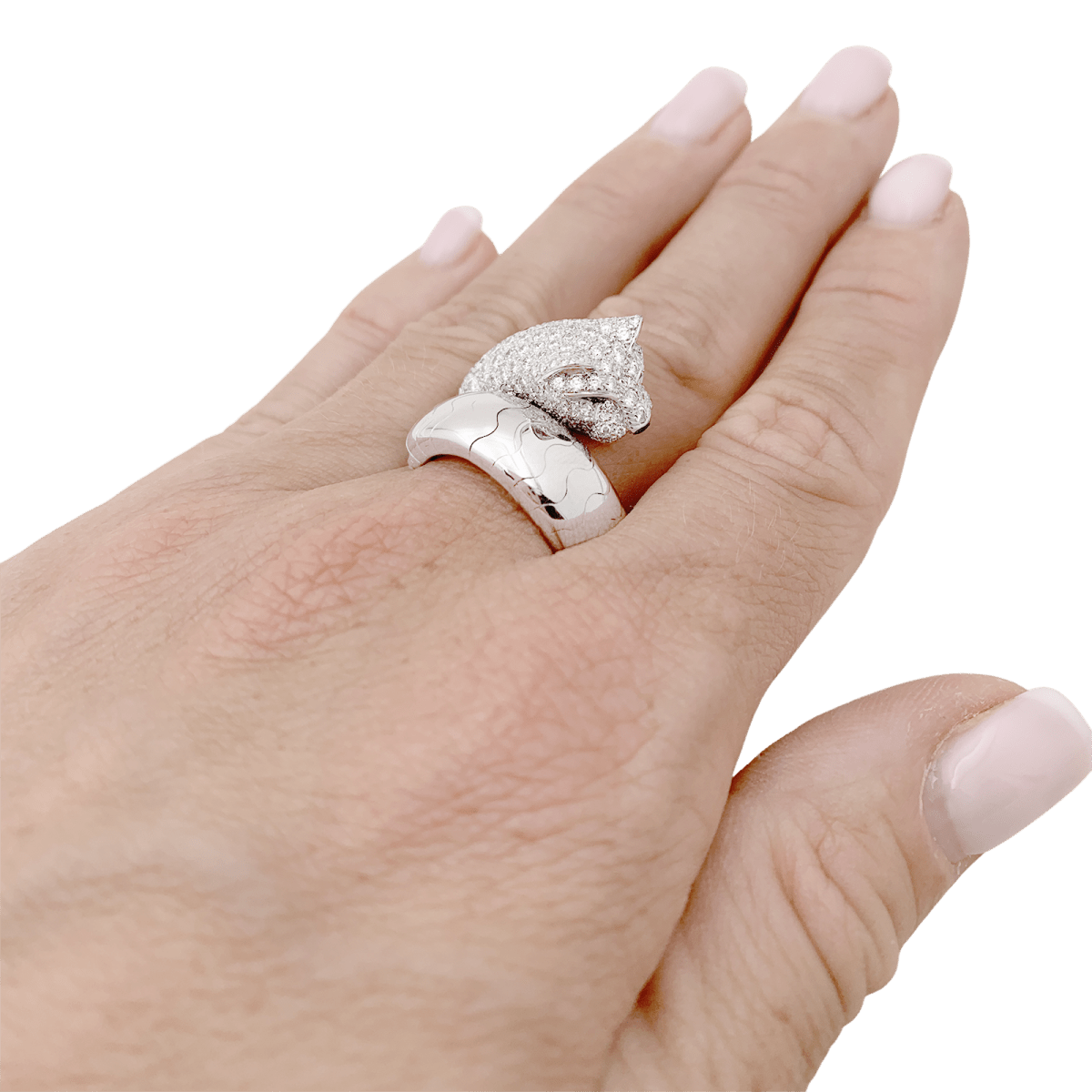 Bague CARTIER "Lakarda" en or blanc, émeraudes, laque et diamants - Castafiore