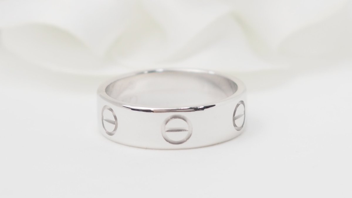 Bague CARTIER Love en or blanc - Castafiore