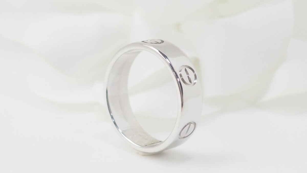 Bague CARTIER Love en or blanc - Castafiore