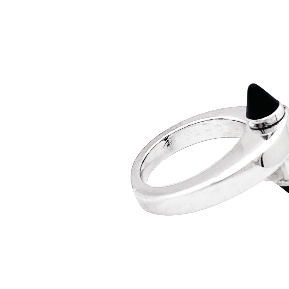 Bague CARTIER "Menottes" en or blanc et onyx - Castafiore