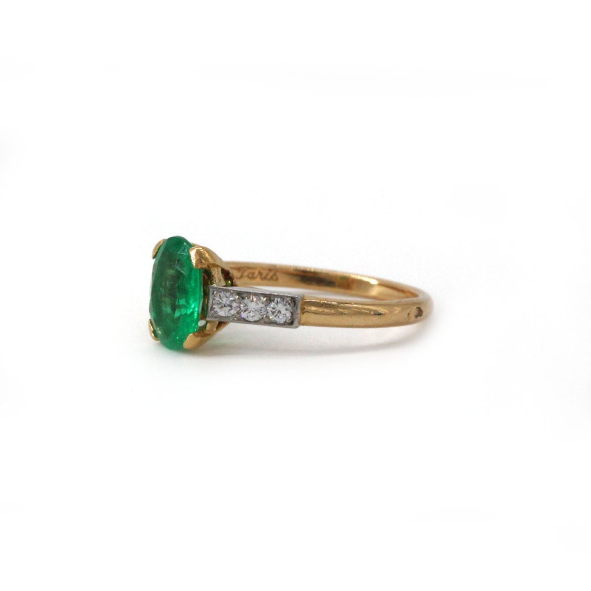 Bague Cartier or jaune 750, diamants et émeraude colombienne 0.83 carats certificat LFG - Castafiore
