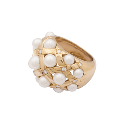 Bague CHANEL, "Baroque" en or jaune, perles et diamants. - Castafiore