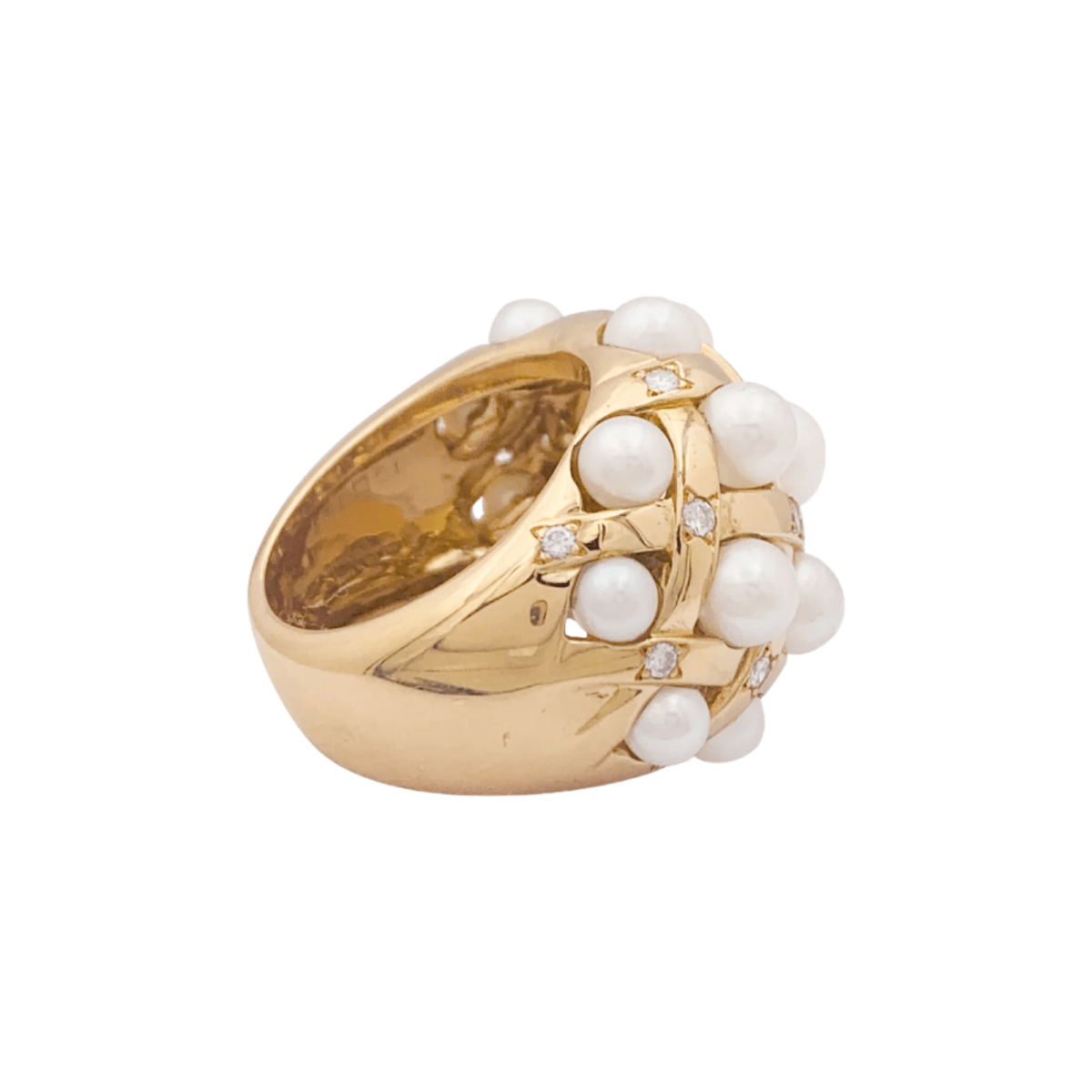 Bague CHANEL, "Baroque" en or jaune, perles et diamants. - Castafiore