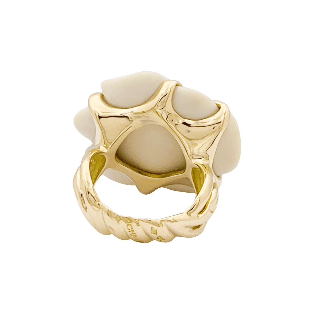 Bague CHANEL "Camélia", en or jaune et agate - Castafiore