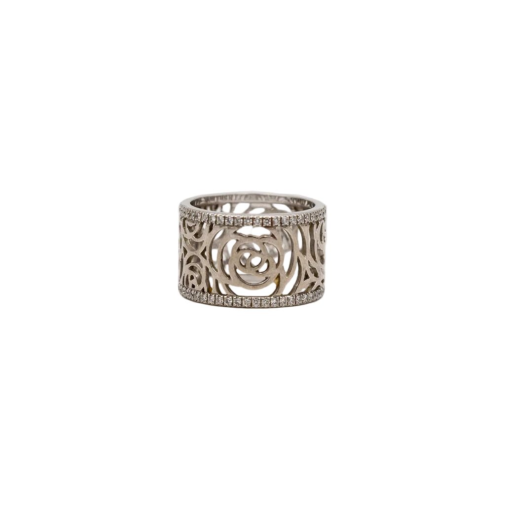 Bague CHANEL "Camélia Fil" en or blanc et diamants - Castafiore