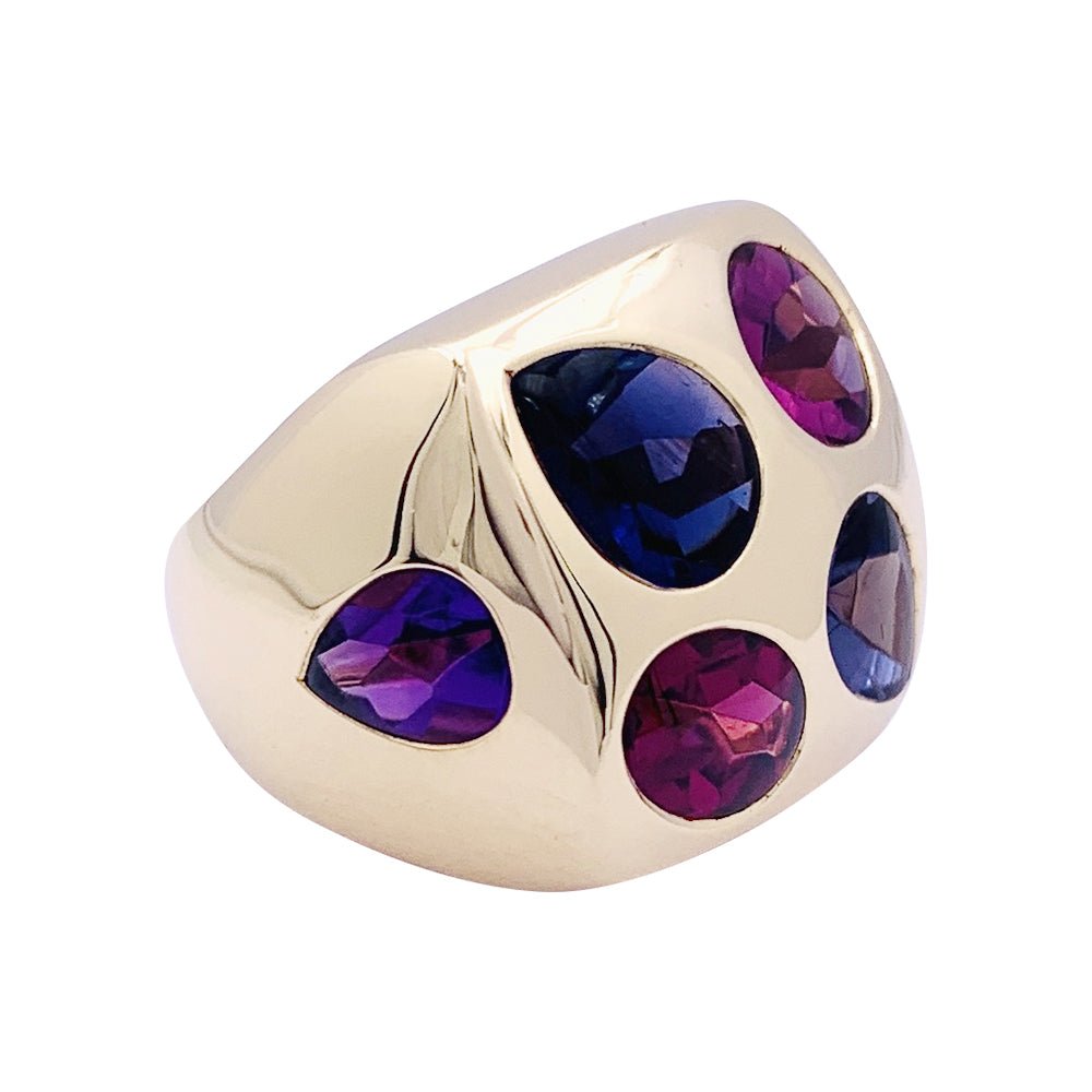 Bague CHANEL "Chevalière" en or jaune et pierres de couleur - Castafiore