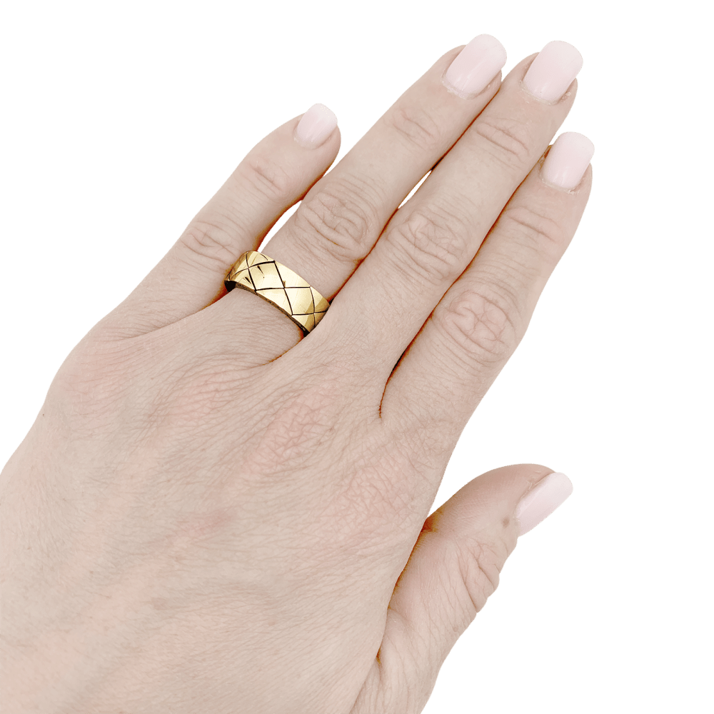 Bague CHANEL "Matelassé" en or jaune - Castafiore